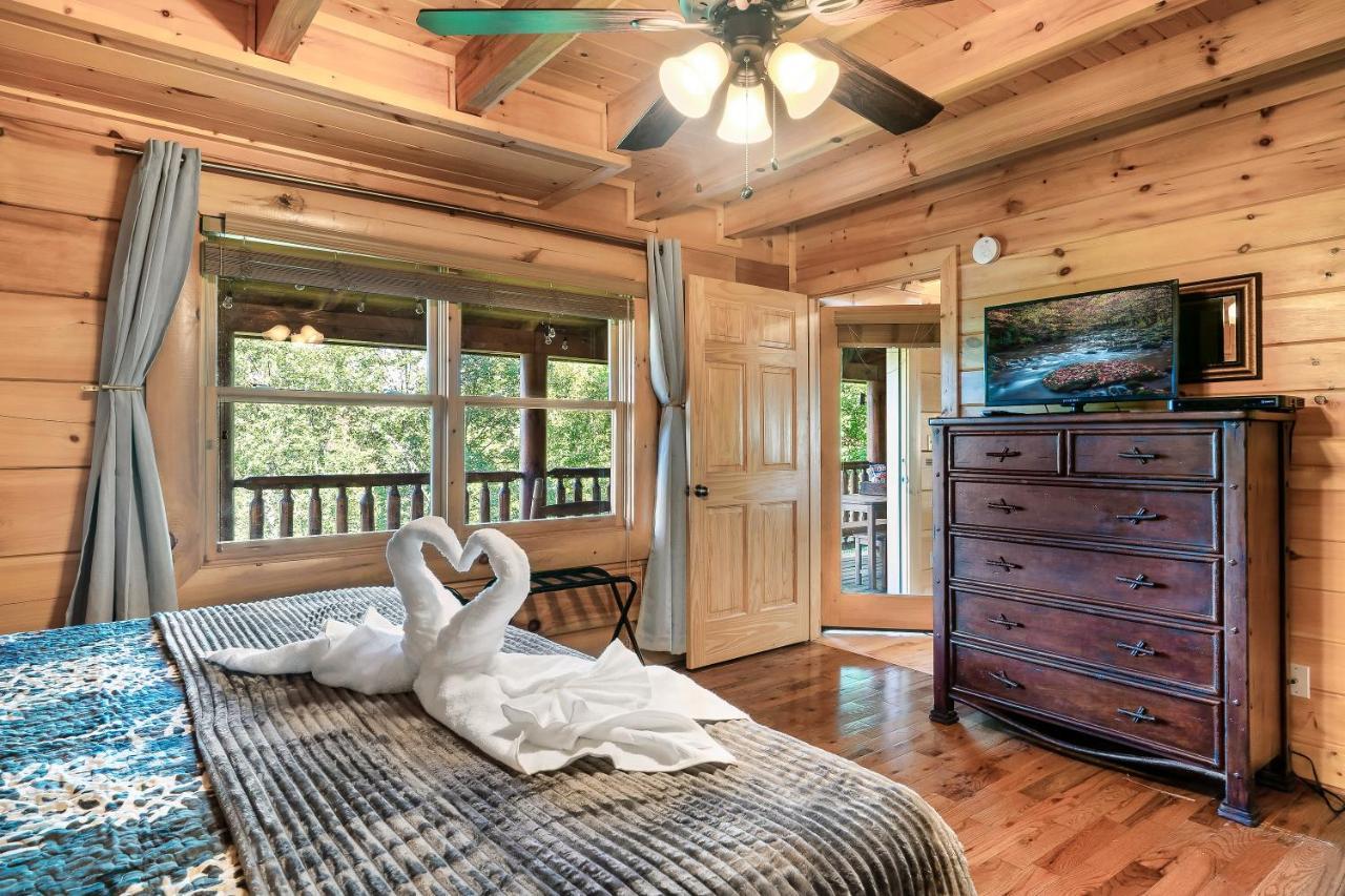 Summer Sale! Pool, Sauna, View, Hottub, Game Sevierville Luaran gambar