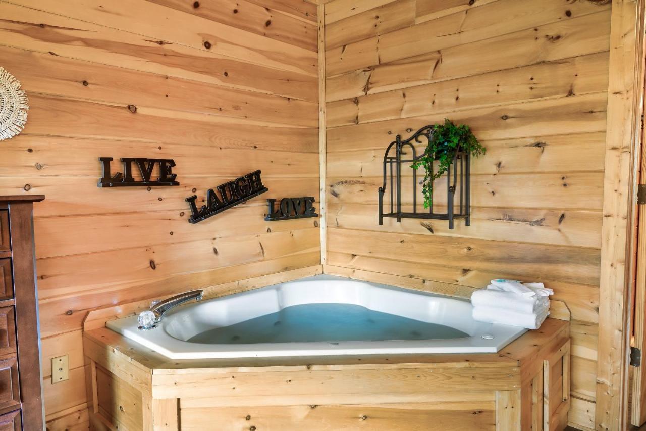 Summer Sale! Pool, Sauna, View, Hottub, Game Sevierville Luaran gambar