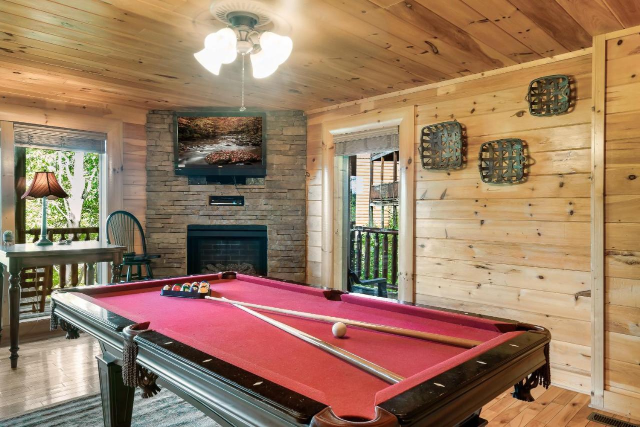 Summer Sale! Pool, Sauna, View, Hottub, Game Sevierville Luaran gambar