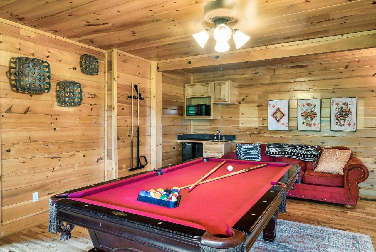 Summer Sale! Pool, Sauna, View, Hottub, Game Sevierville Luaran gambar